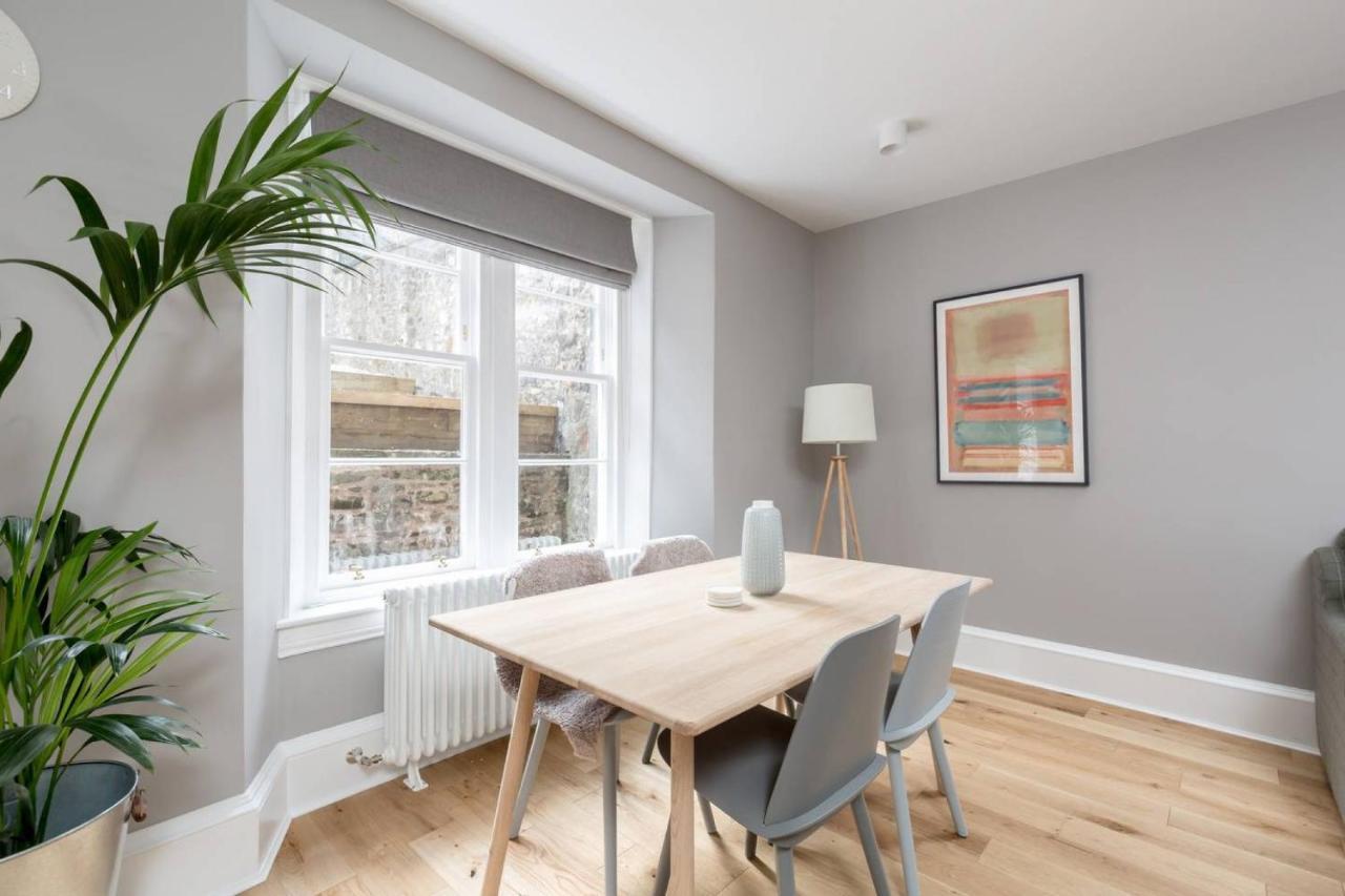 Joivy Luxurious 2Br Home Near Haymarket Station Edynburg Zewnętrze zdjęcie