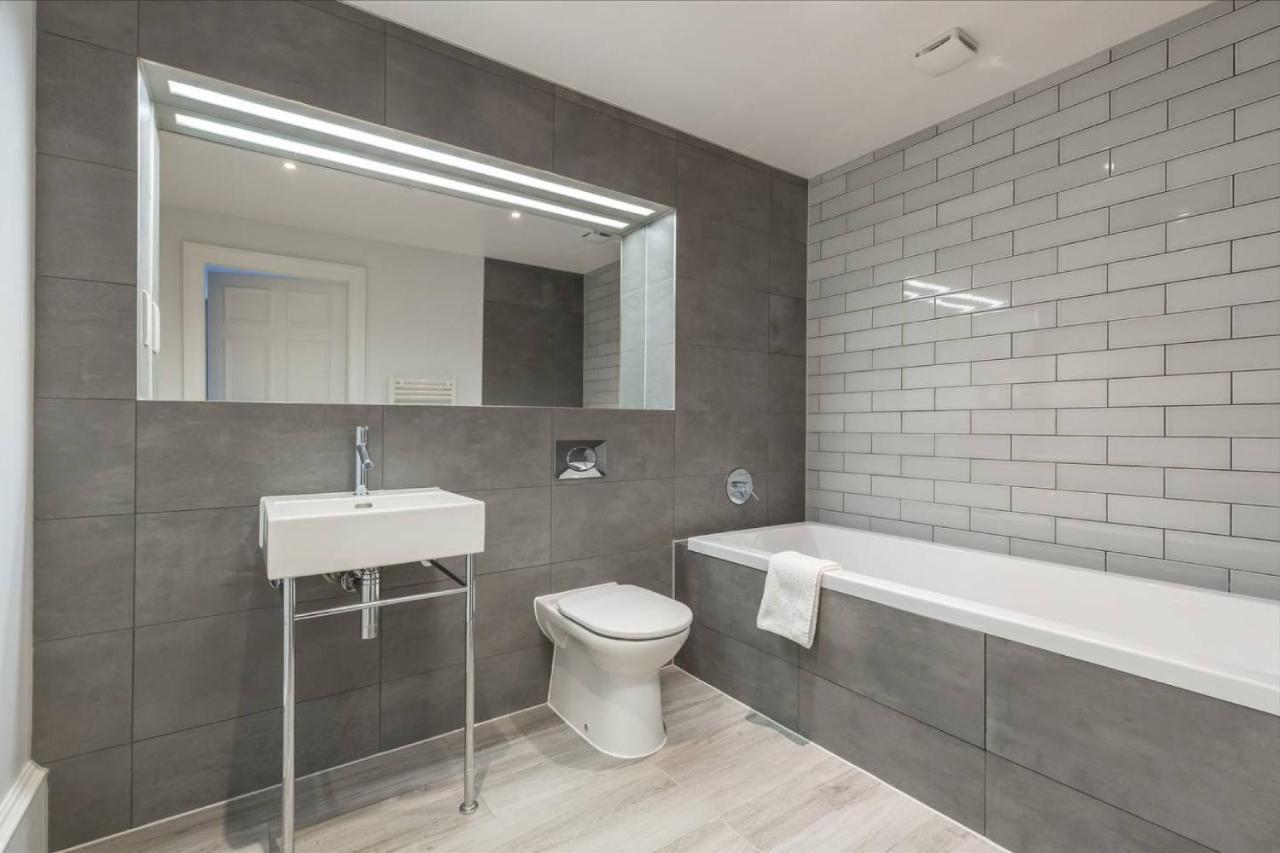 Joivy Luxurious 2Br Home Near Haymarket Station Edynburg Zewnętrze zdjęcie