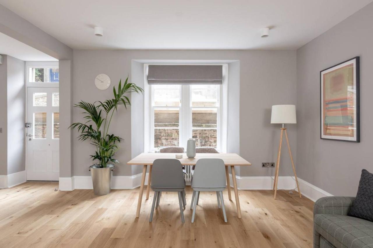 Joivy Luxurious 2Br Home Near Haymarket Station Edynburg Zewnętrze zdjęcie